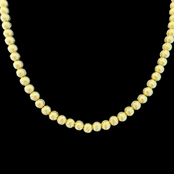 Vintage Monet Gold Plated Textured Bead Necklace 1950s 26 inch 5mm Beads - Picture 5 of 11